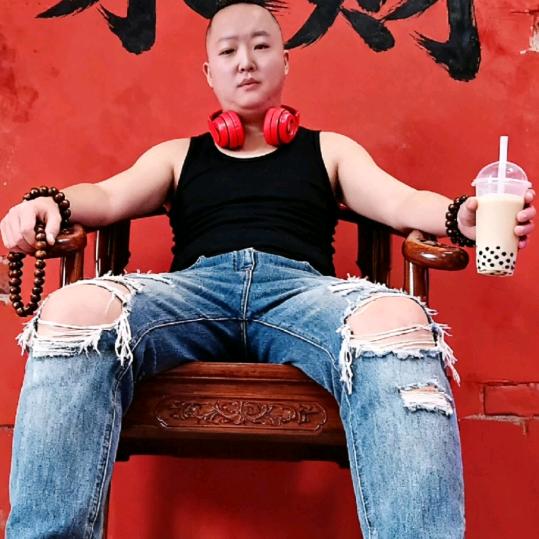 泰州金唛KTV负责人石阿楼