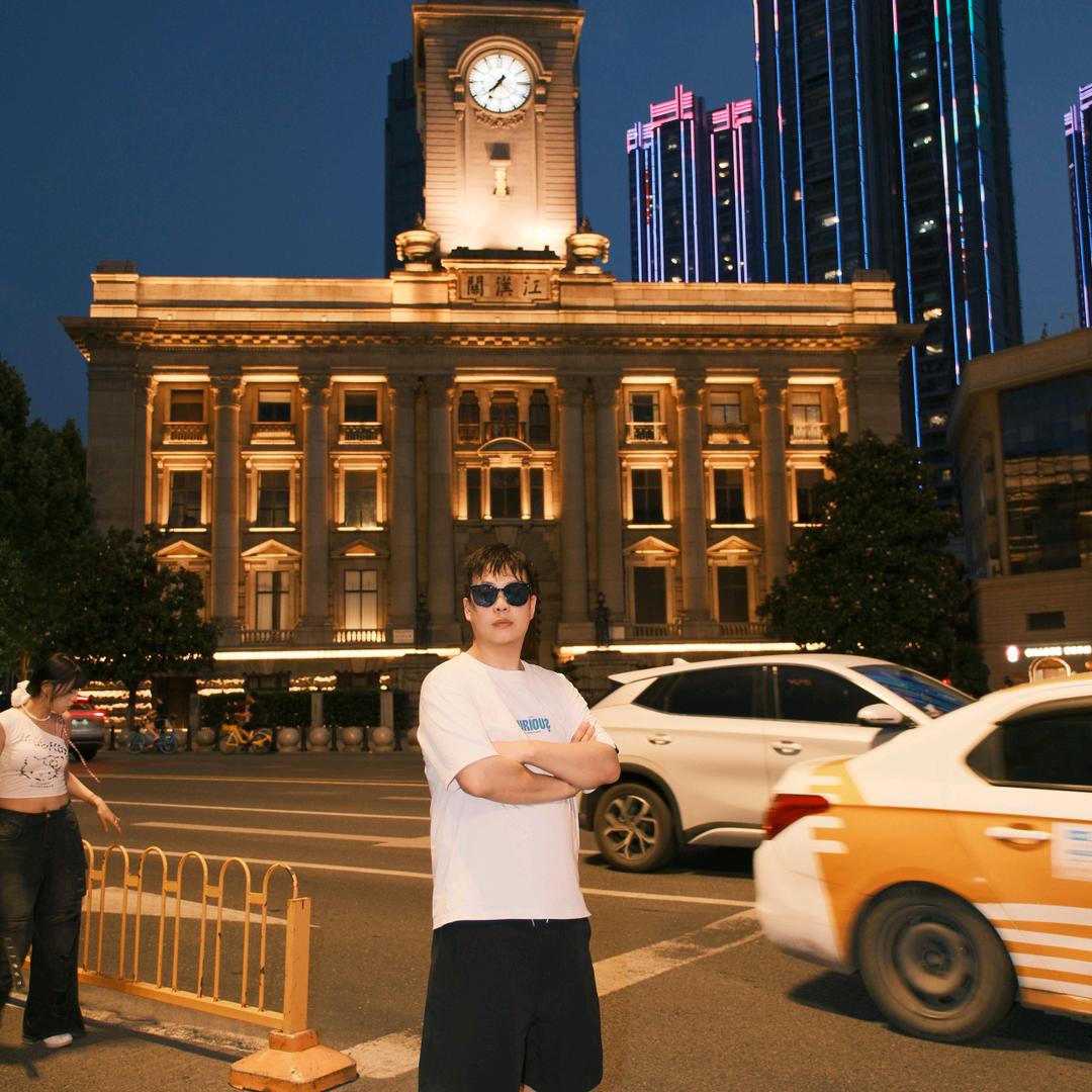 小李爱喝9🍺🍺🍺