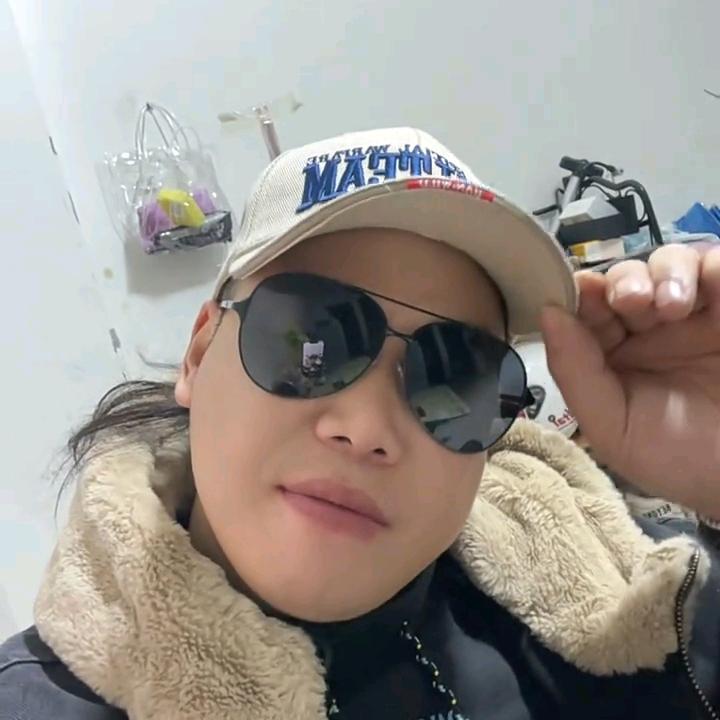 大伟