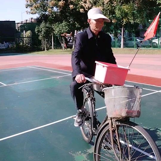 史德荣