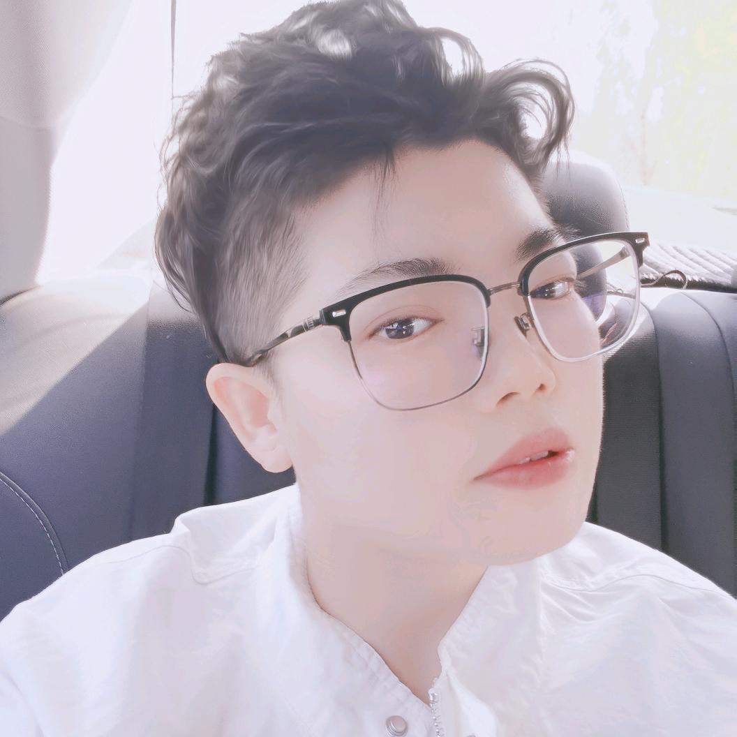 请叫我华哥