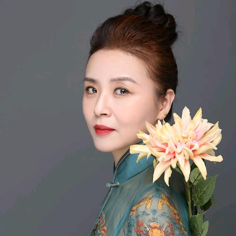 三宝重彩牡丹