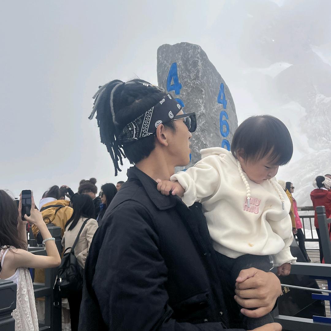 A.龙飞