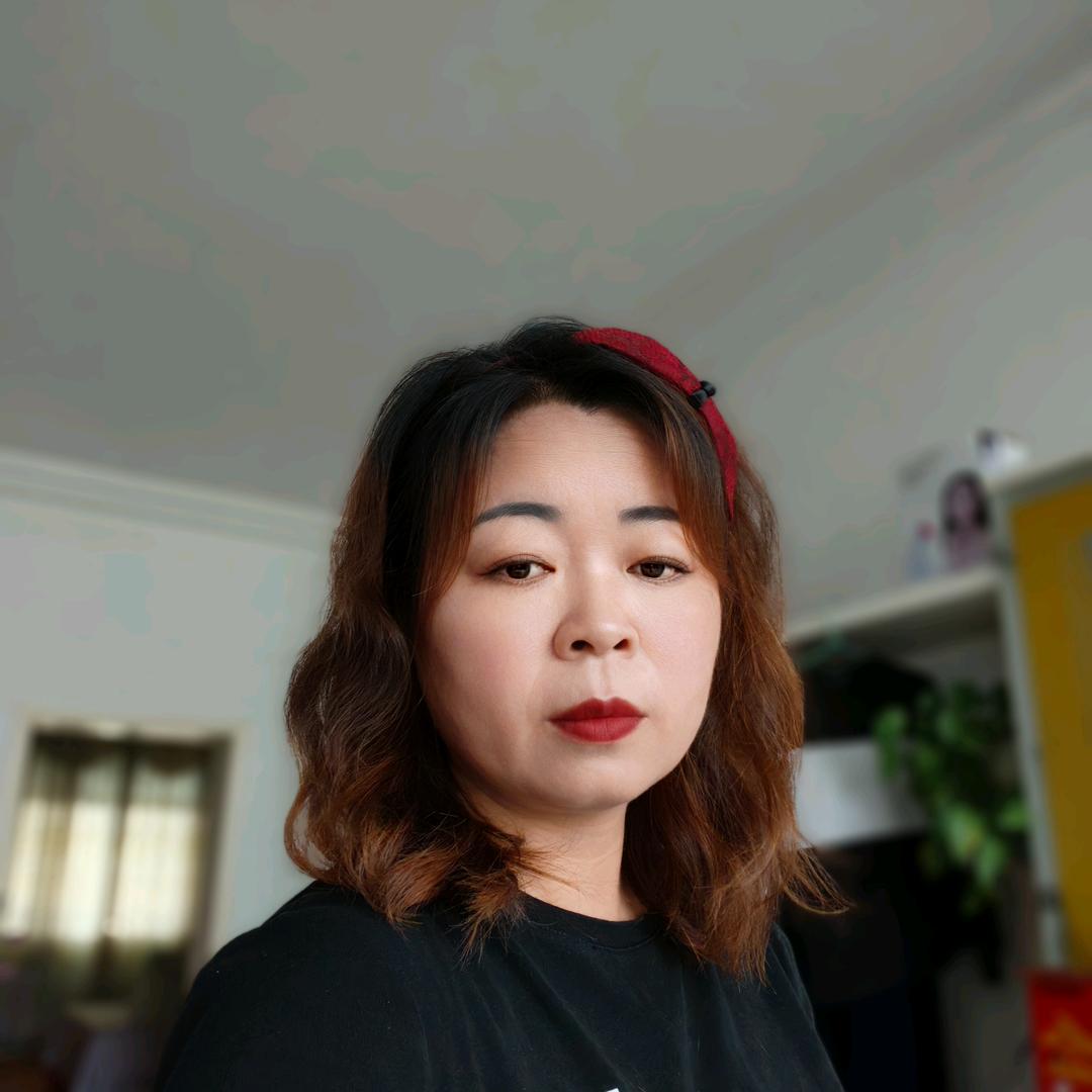圆脸小梅姐