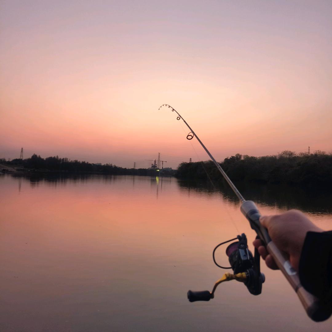 钓到夕阳与黎明ʕ•̫͡•ʔ