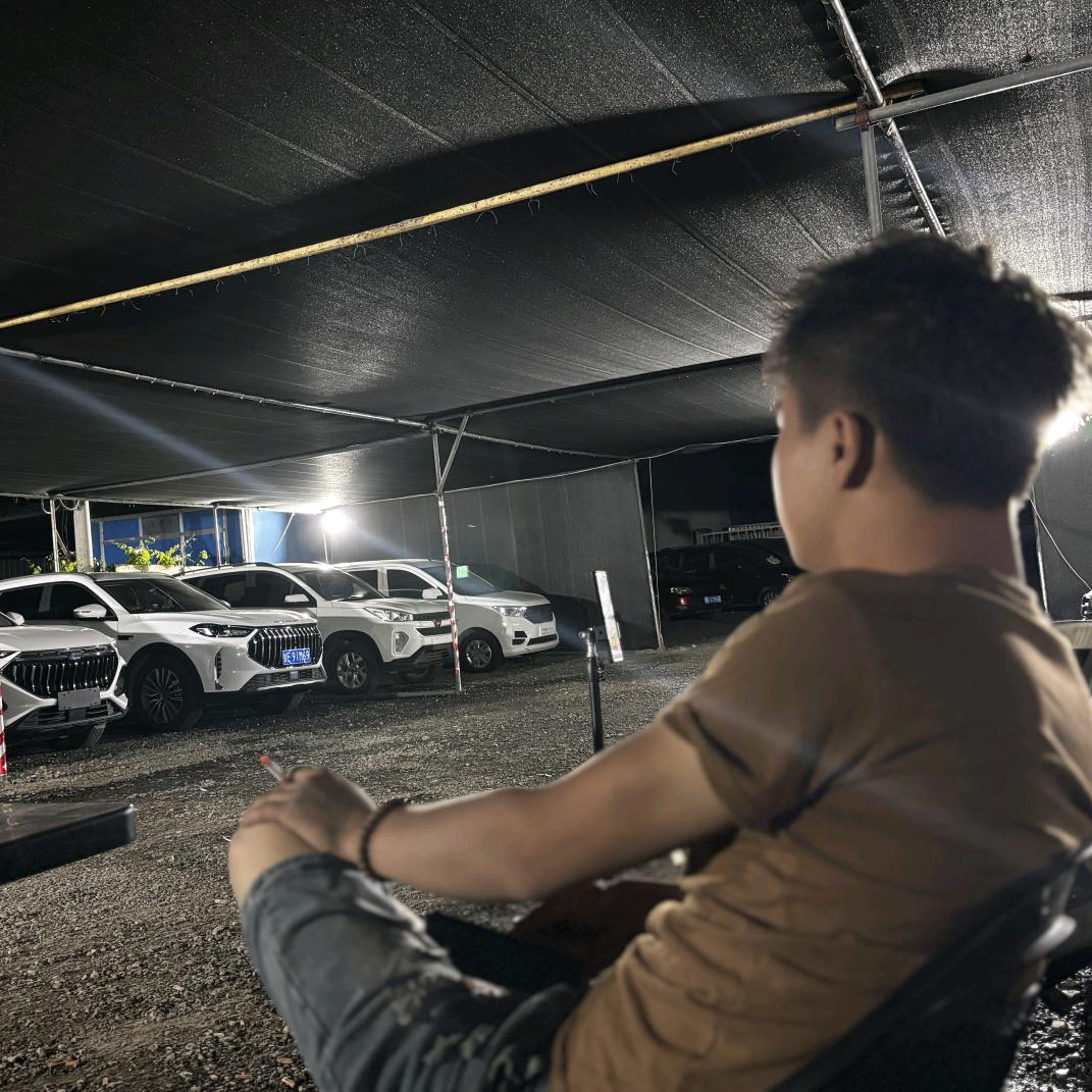 钣金喷漆，小李