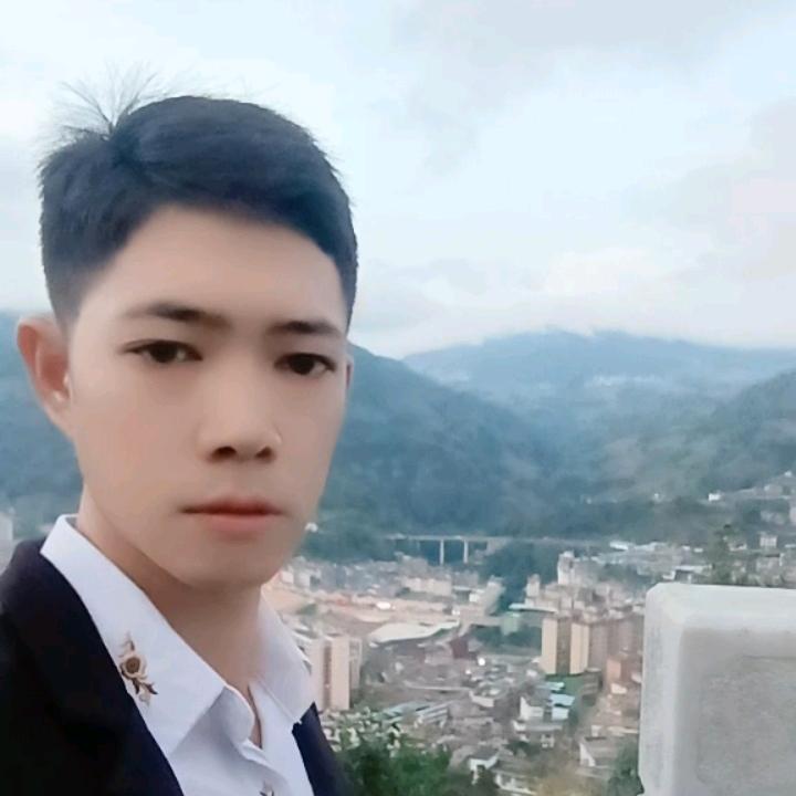 李天亮