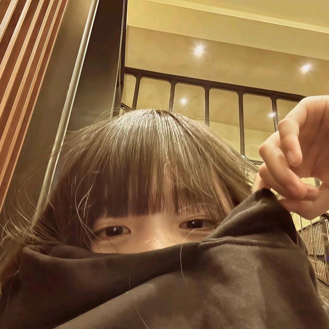 周四