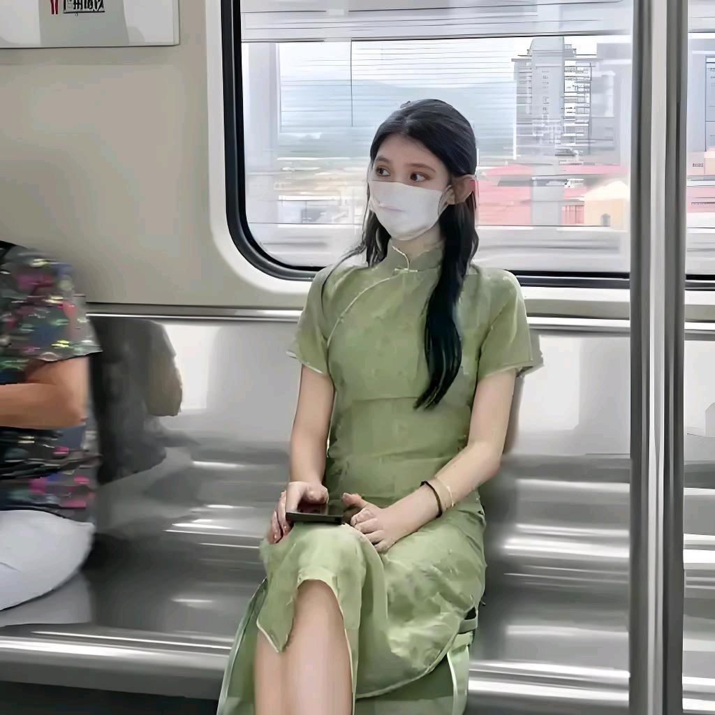 柒月
