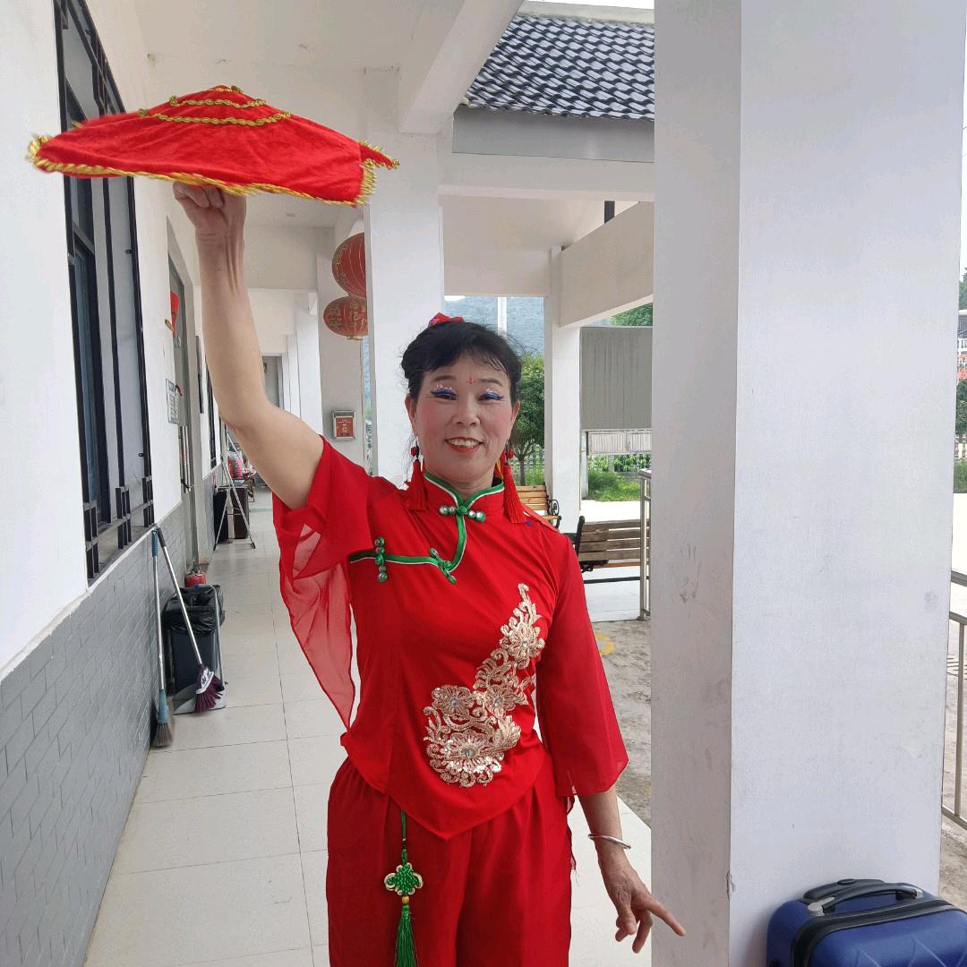 荷峪祥瑞鼓舞团_淑儿
