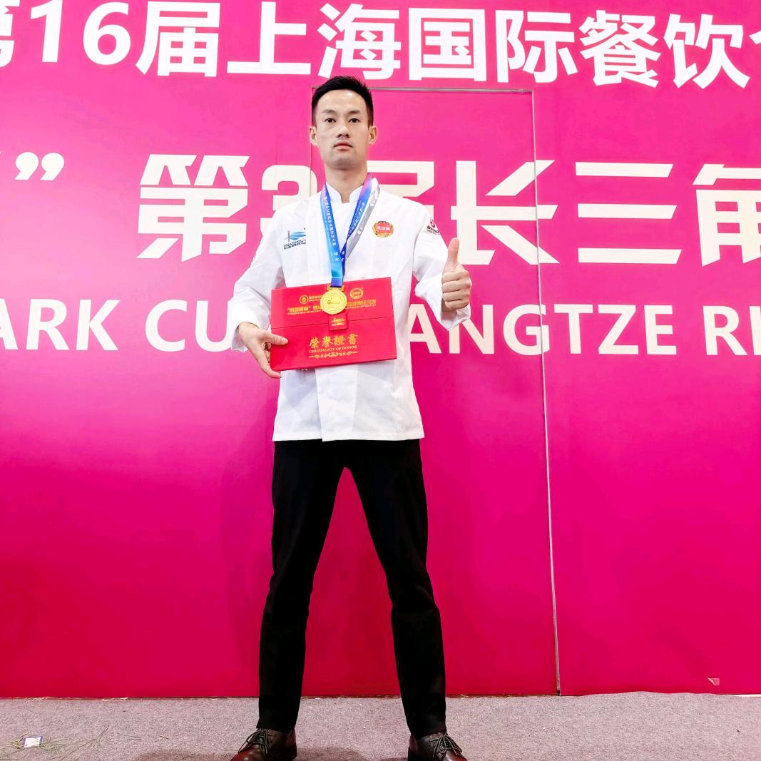 周小厨在成都做坝坝宴