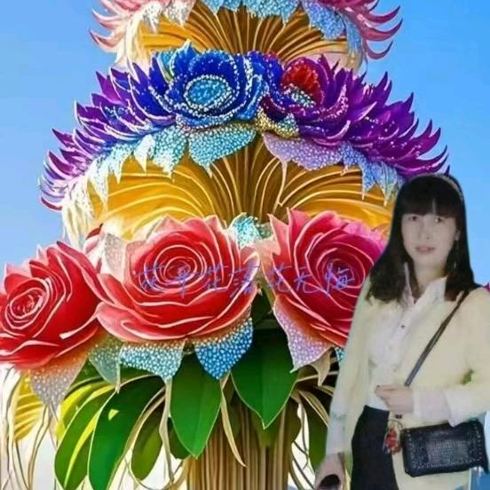 ；小张，开心快乐，