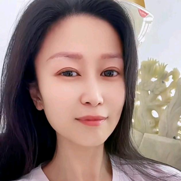 爱笑的霞姐