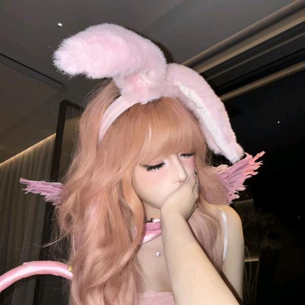 偷亲学姐被发现后............