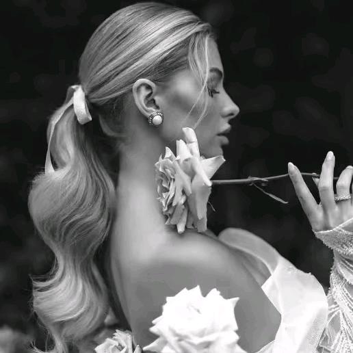 岳普湖县花瓣婚纱摄影工作室（个体工商户）