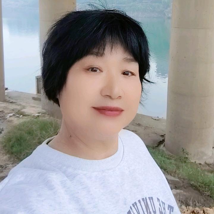 山青水秀