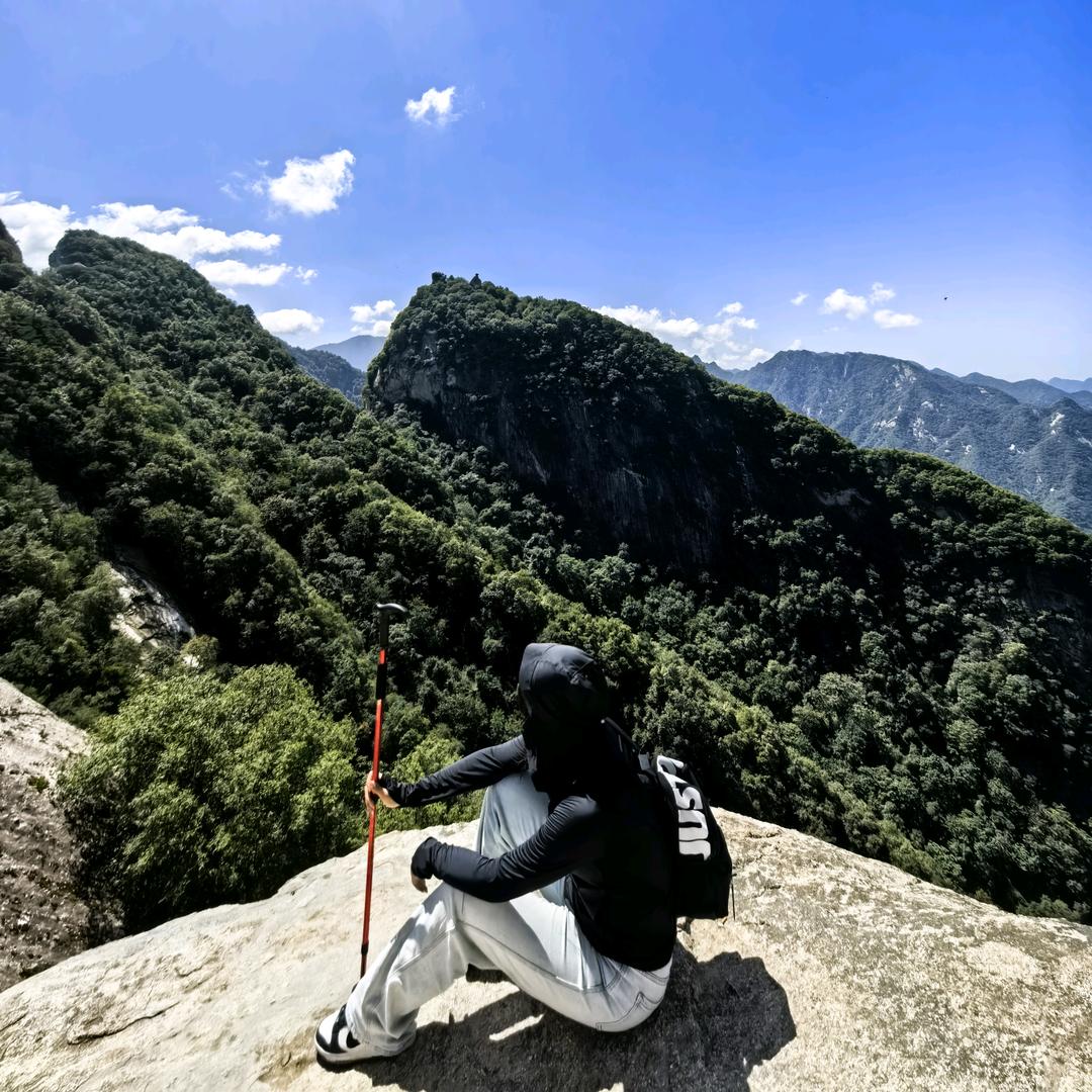 七月衣橱(丽彩溪悦城店）