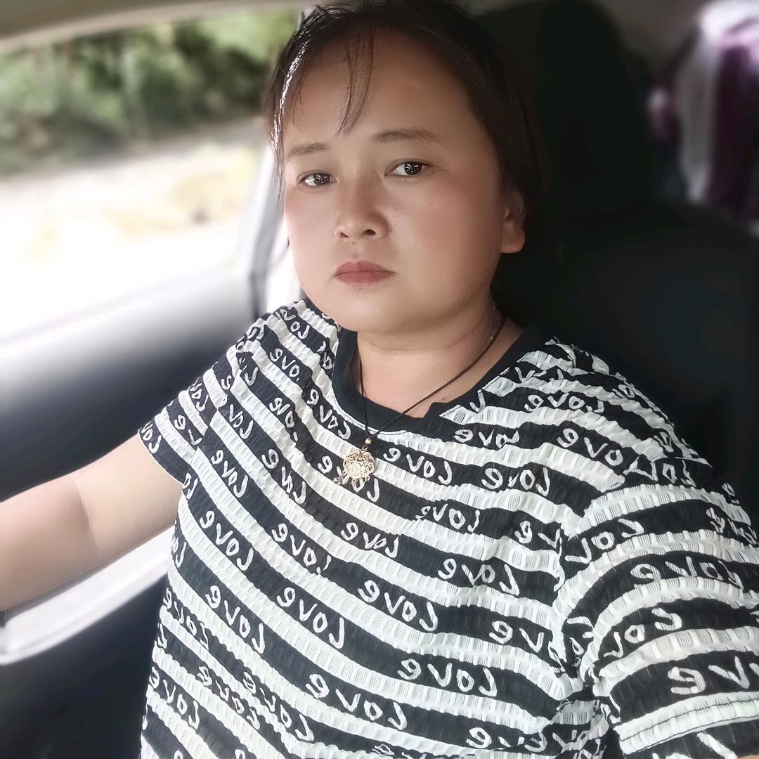 向日葵下的（大嫂）