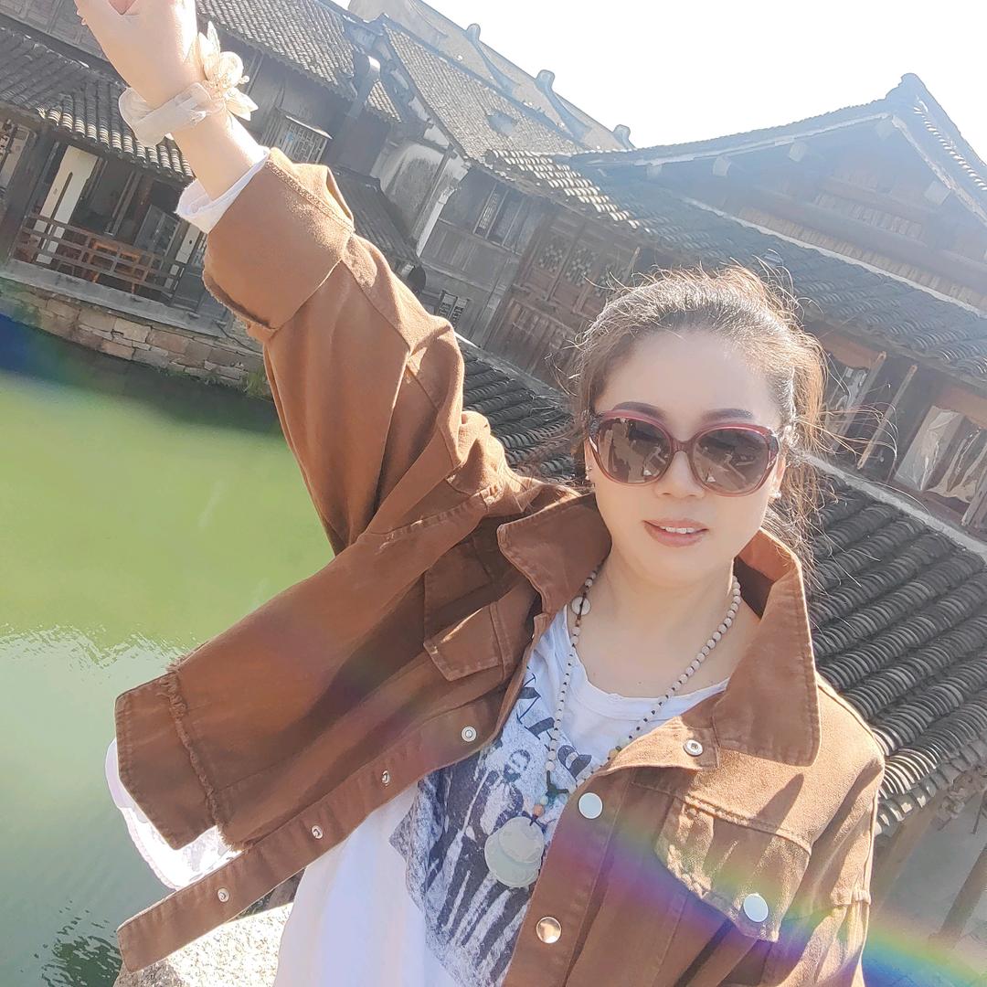 何宏