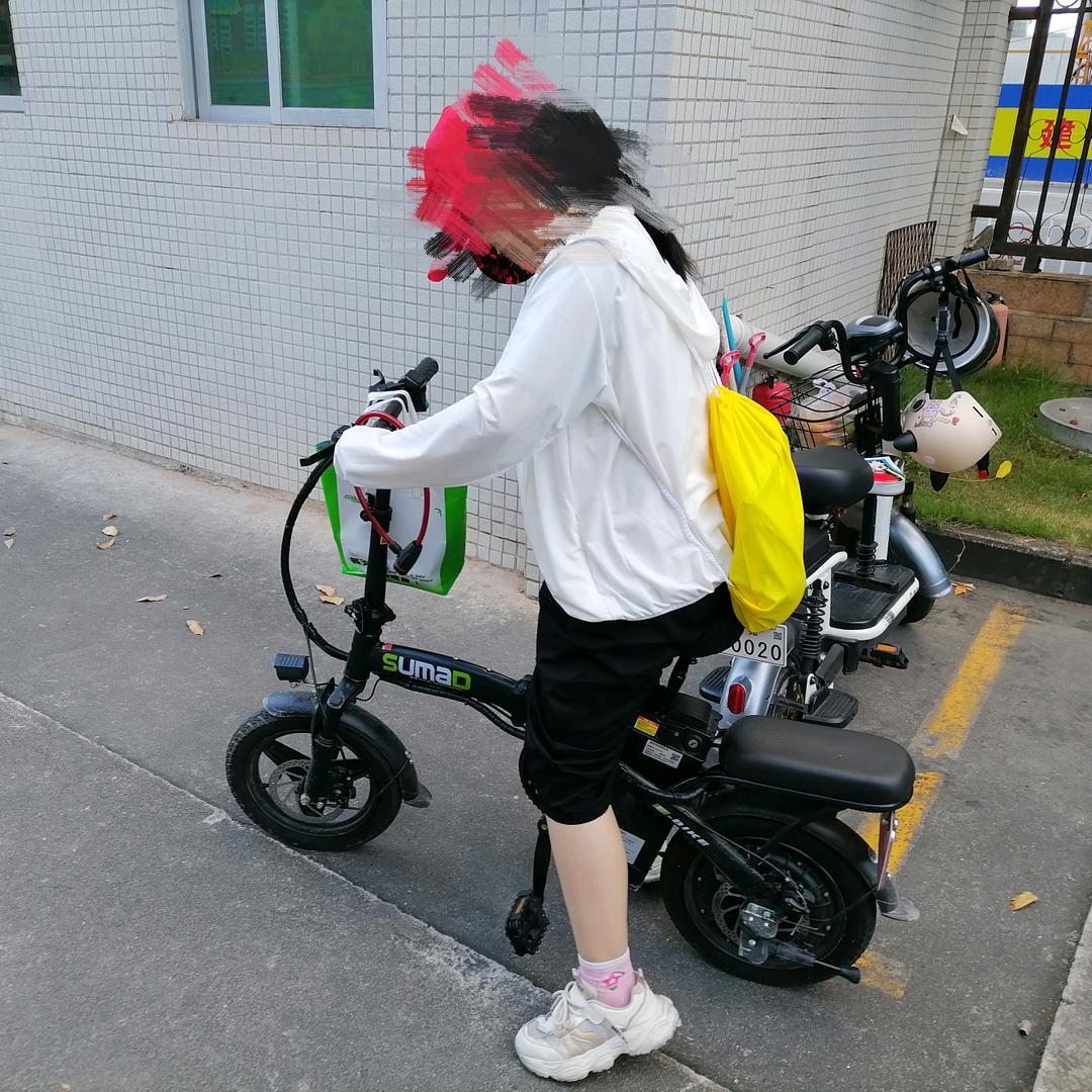 爱吃粽子的靓仔