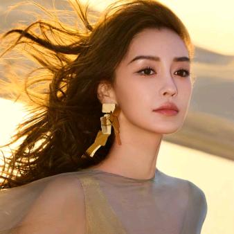 安吉拉·菡萏💞