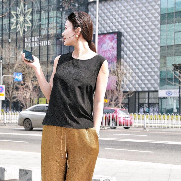 STUDIO WHITE服饰专卖店