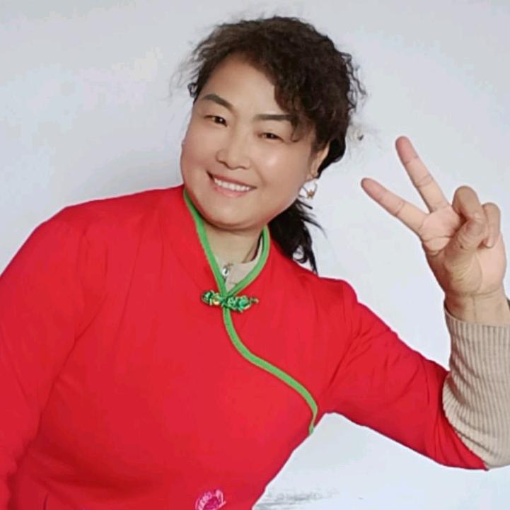 莲姐爱表演《好物在橱窗》