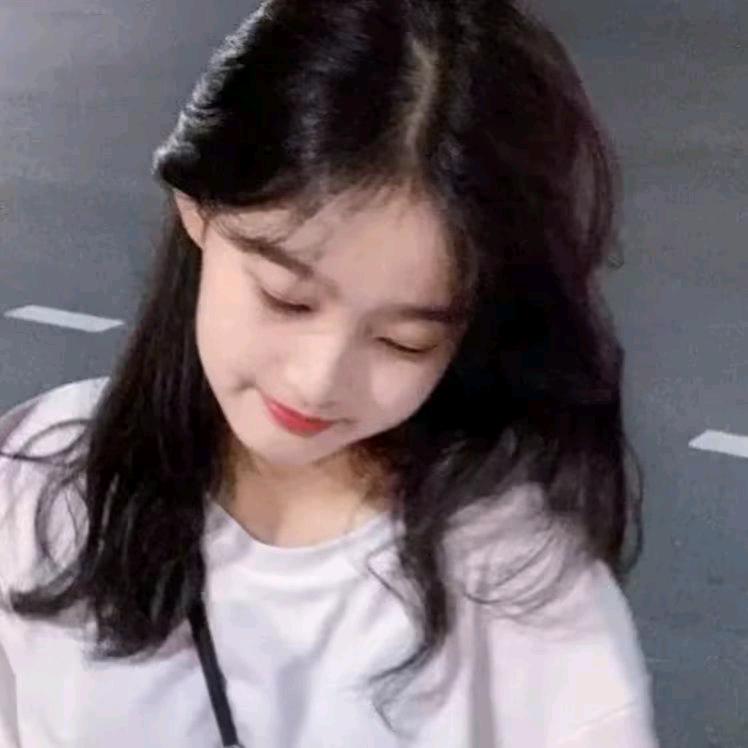 阮婷儿এ头像