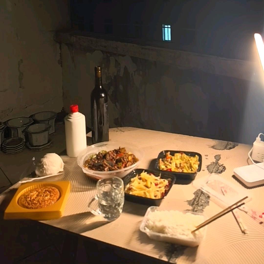 十五的月亮十六圆