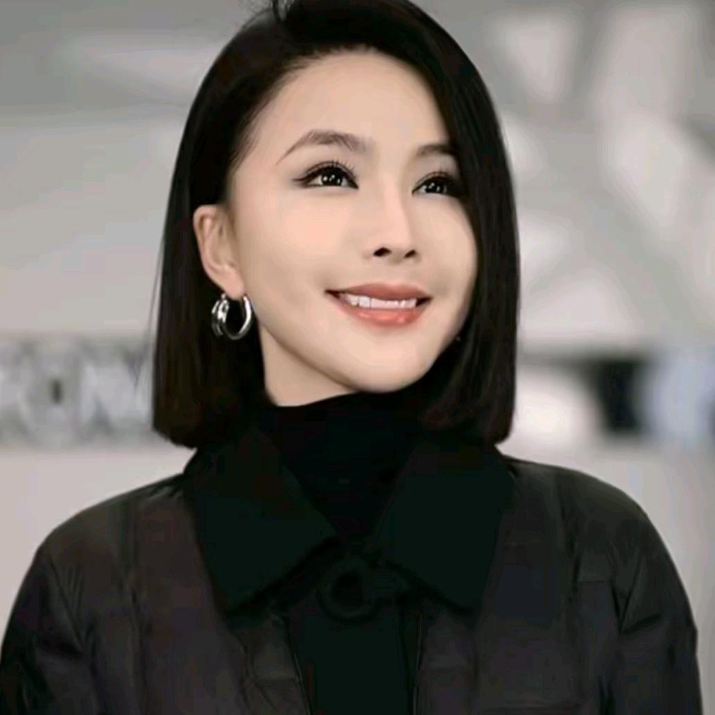 溶溶RONGRONG(精选穿搭)