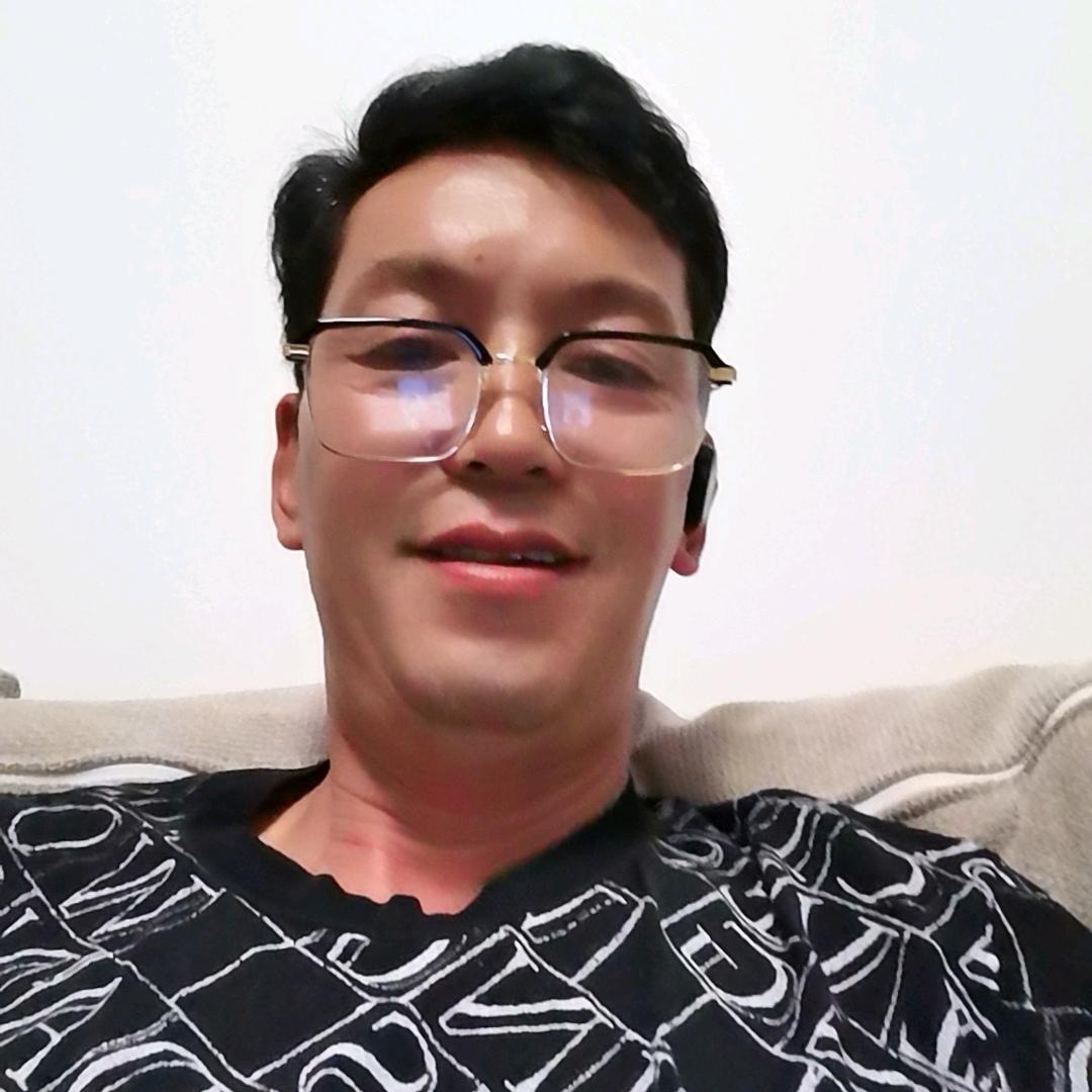 ༼⍨༽行稳ৎ୭余生•̥𖥦•̥ᐝ