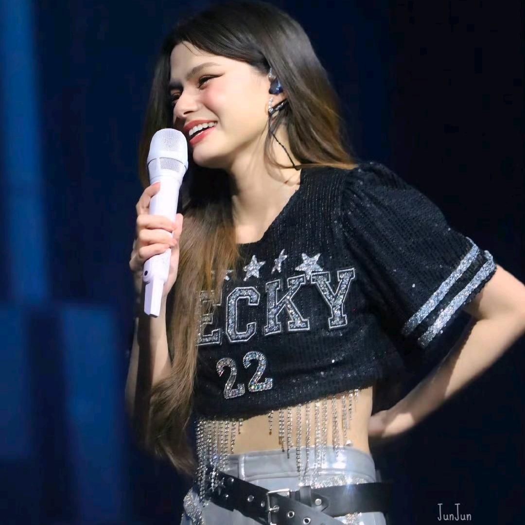 Becky(连赞拉黑)