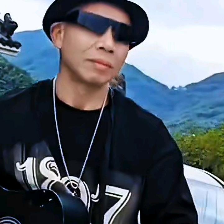 60后光头（低饱户》