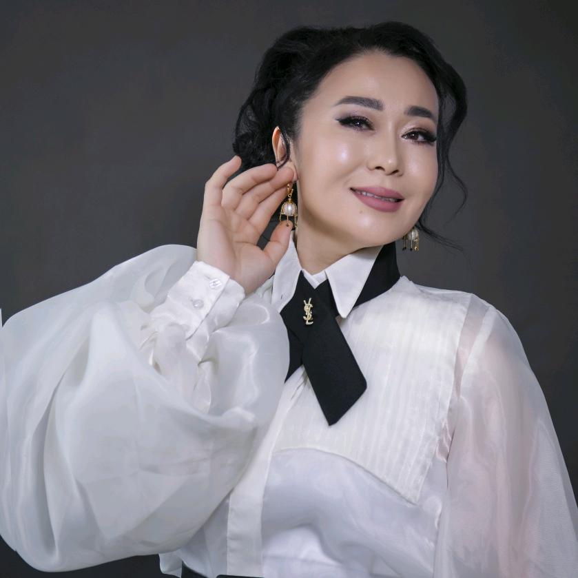 bibigul_hilymhan 歌唱家