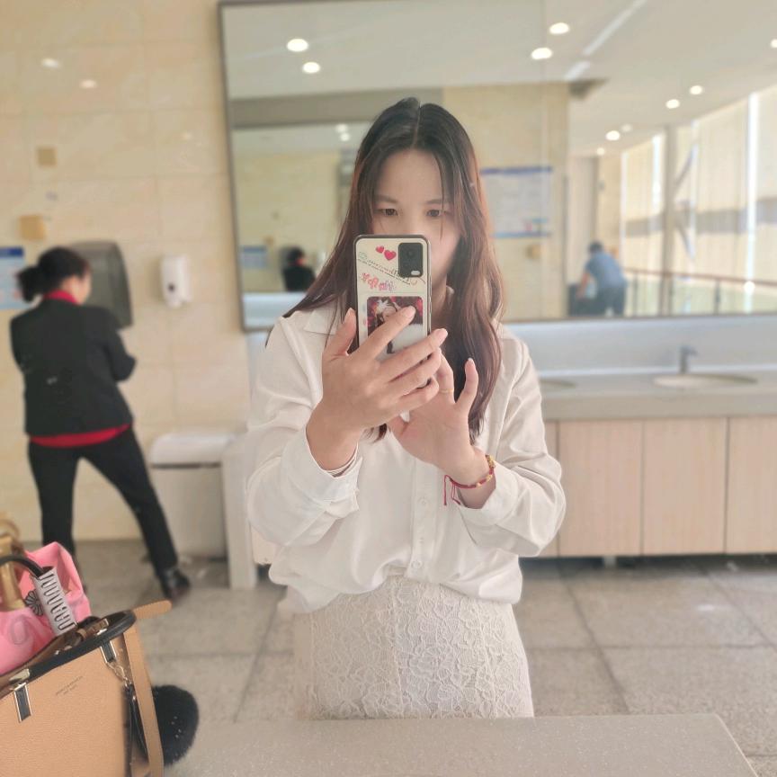 只做自己的女王。