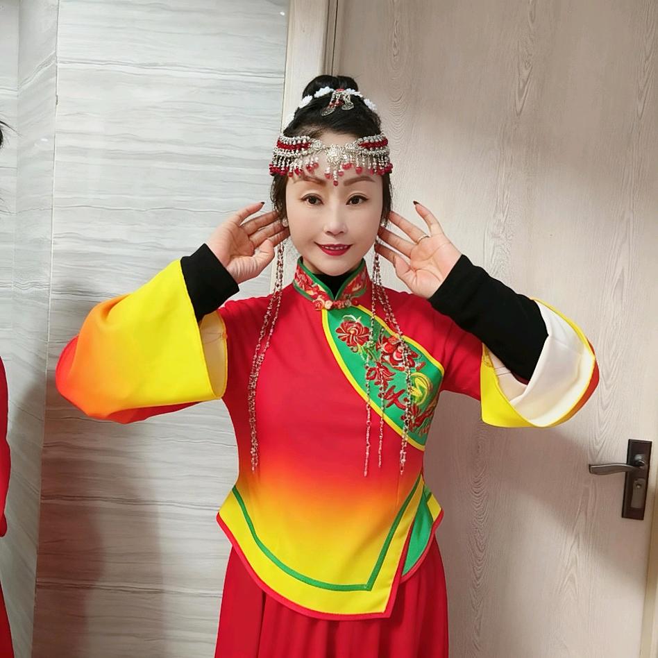 彩玲跳秧歌