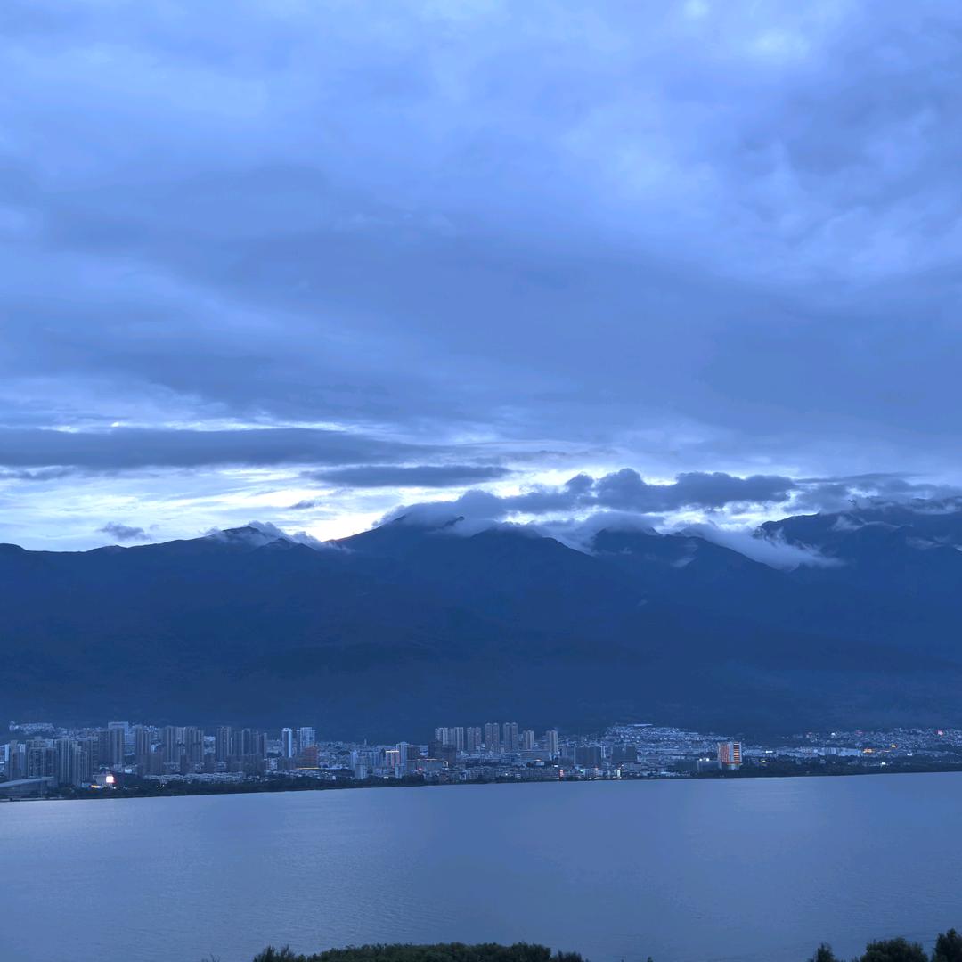 䫲翵斌哥说（小王）