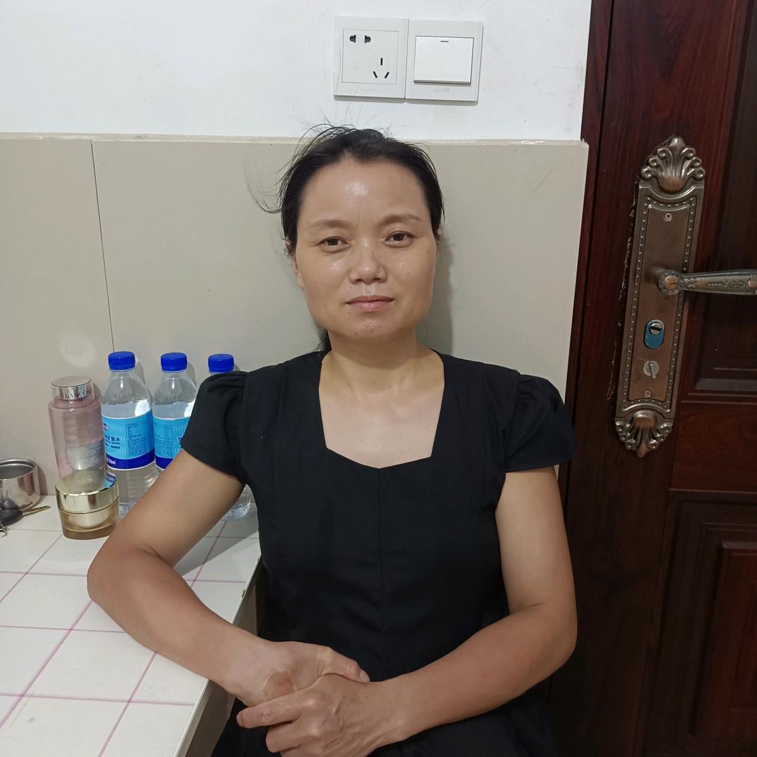 本人又老又丑，手还残疾，