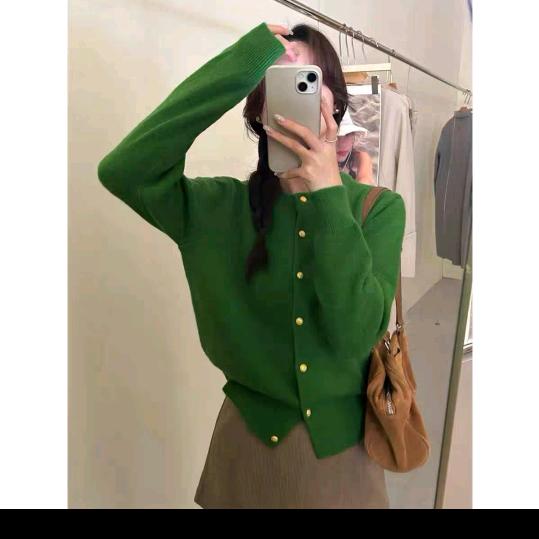 悦己  女装美学集合店
