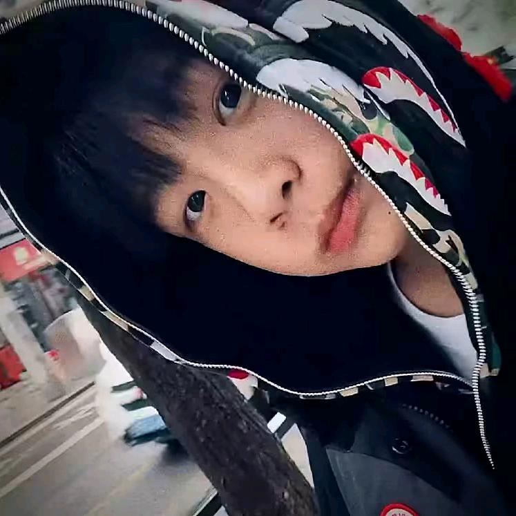 小辉爱钓鱼