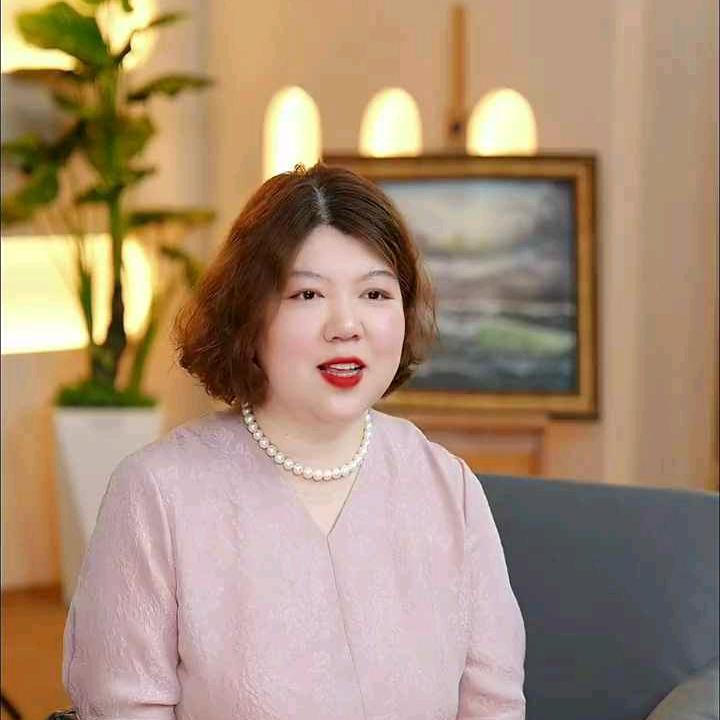 真丝小宝总（穿搭分享）