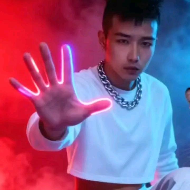 龙美涵浩