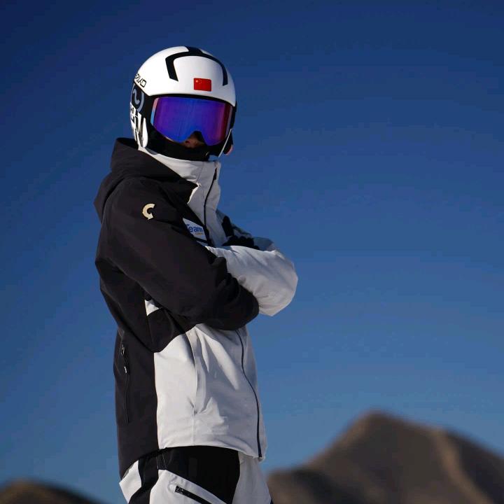 张什么东🎿约课