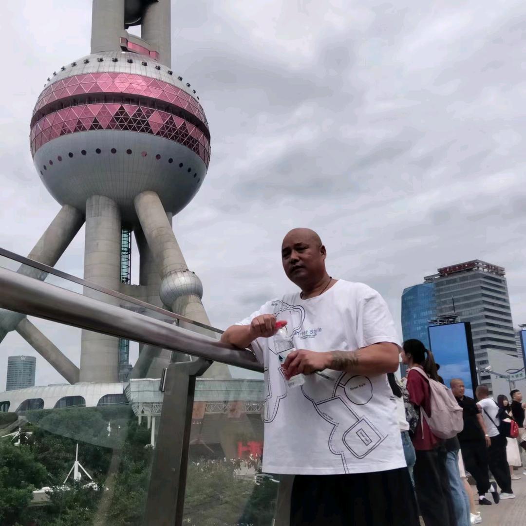沭阳光头殷哥。专交没心没肺朋友
