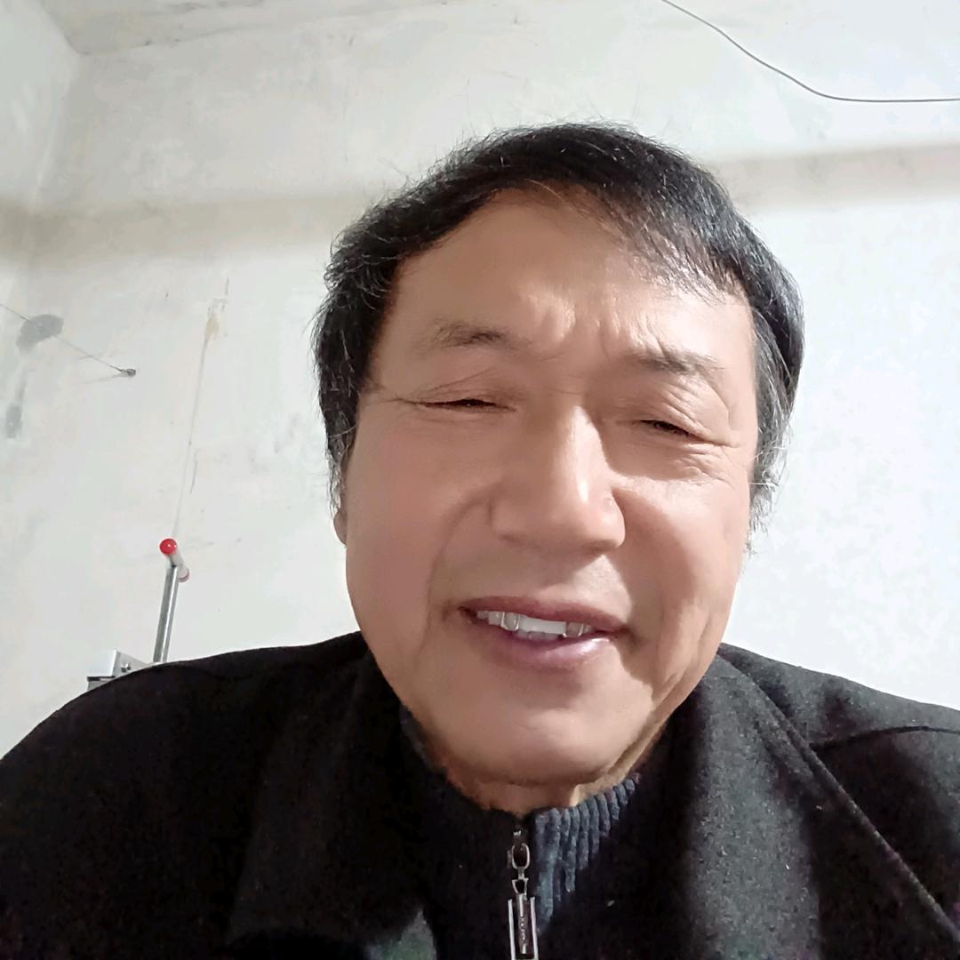唐蜂孑，每周六晚9点18分开播