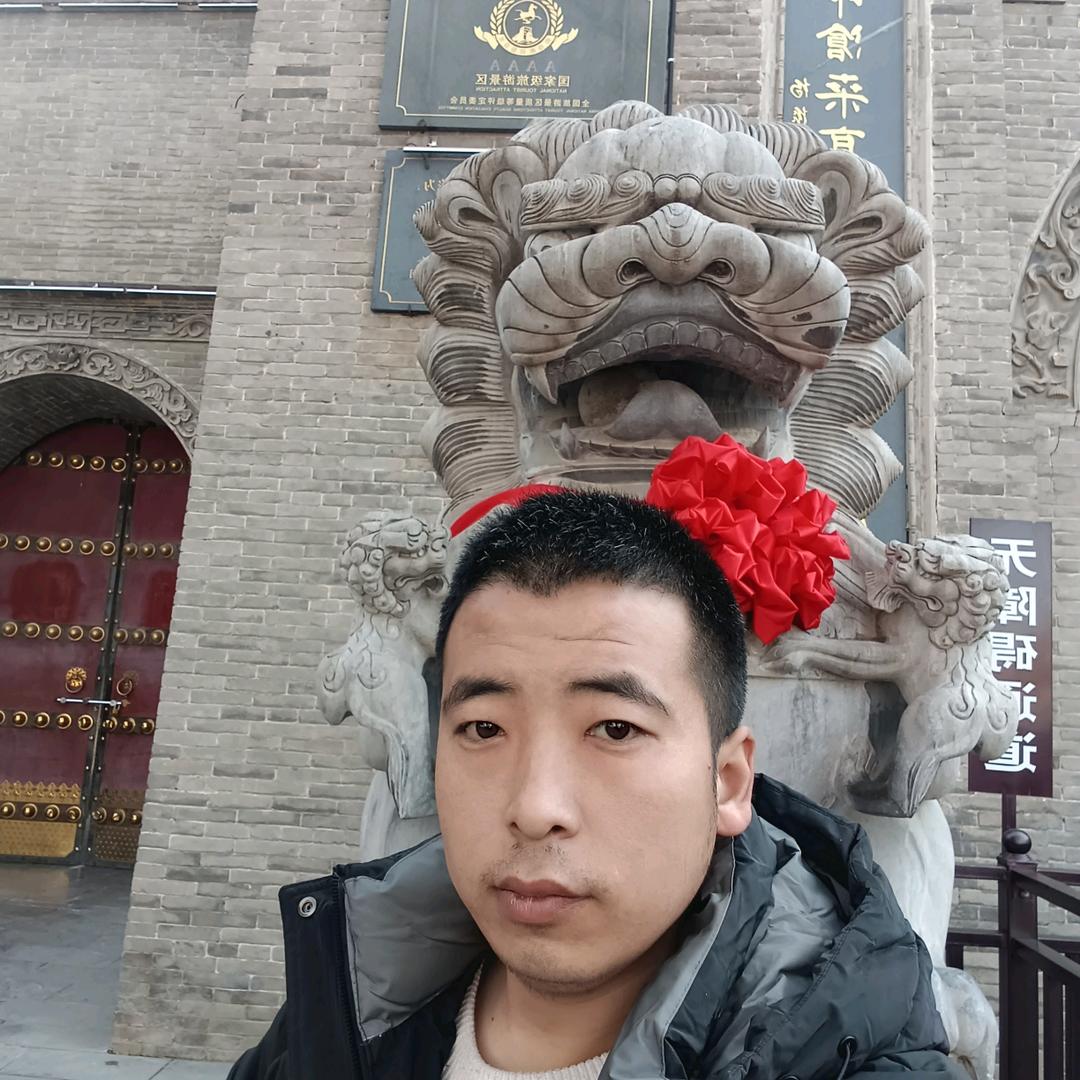 精神小伙