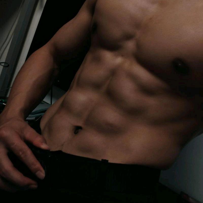 夜半浊酒慰寂寥   天明走马人红尘