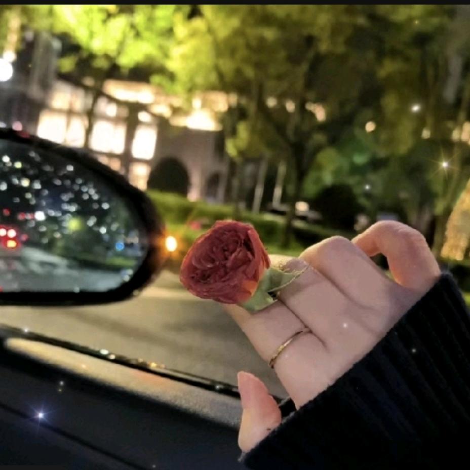 一个不善于言谈的女子｀～