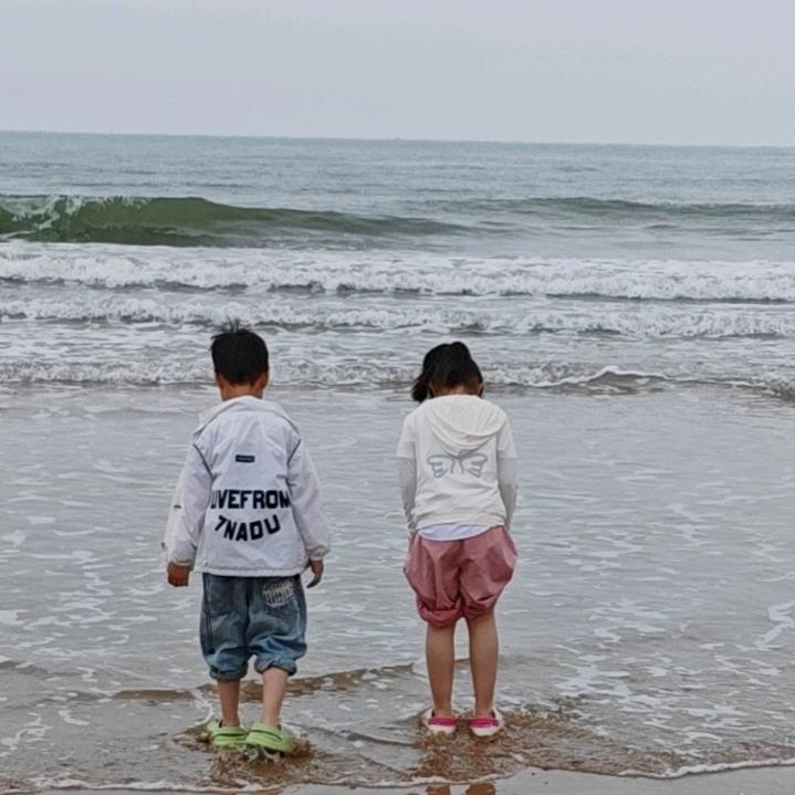 「  贾 、先生。