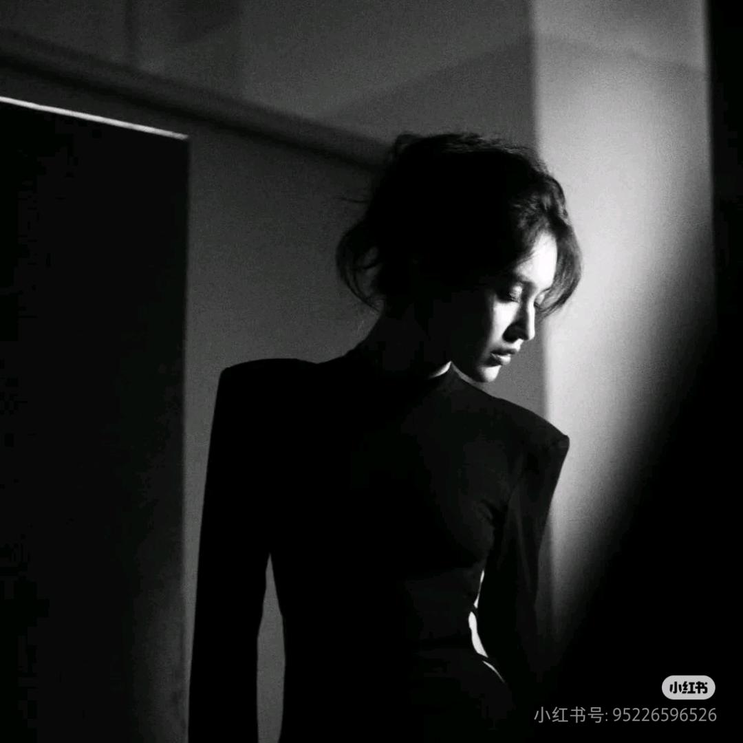 —CHEN 晨